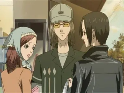 Bicchieri con le fragole e fiore di loto